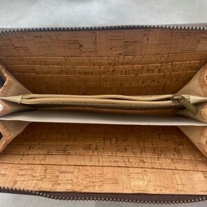 Natural FIBER, NWOT, Teal & Muted Brown Cork Wallet w/ Wristlet - fits iPhone